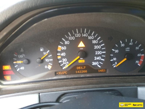 Mercedes Benz E-310 Automático