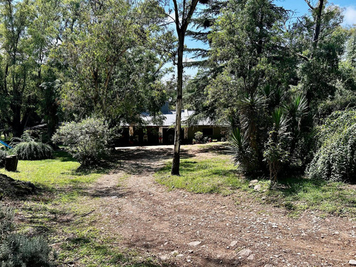 Casa En Venta 3 Dormitorios, 2 Baños, Con Arroyo, Tanti