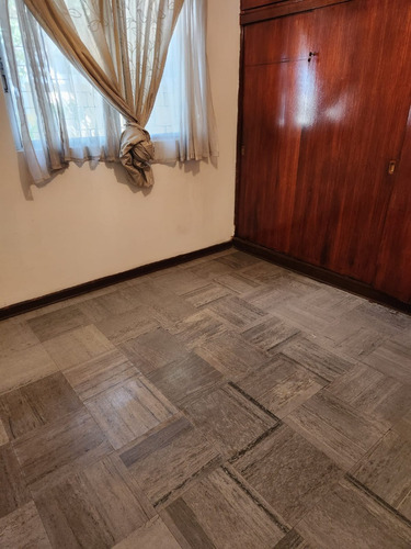 Excelente Casa En Calle Inés Rivas, Comuna De La Cisterna.