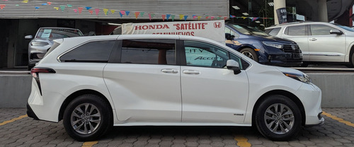 Toyota Sienna 2.5 Le Hev At