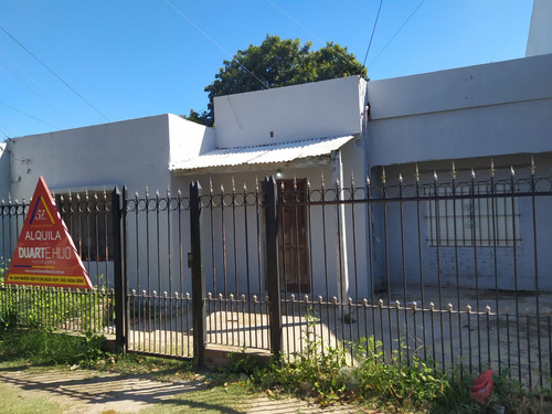 Oportunidad!!! Casa En Buena Ubicación Cercana A La Estación