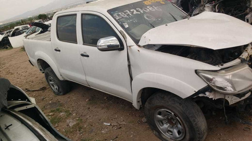 Imagen 1 de 2 de Toyota Hilux Pick Up 2014 Por Partes Yonke Refacciones