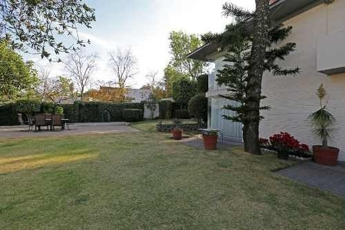 Imagen 5 de 13 de Venta De Casa En Bosques De Las Lomas Con Gran Jardín Mmm