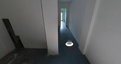 Imagen 10 de 22 de Local 4 Amb 75 M2 (posible Vivienda) C/ Depósito Y Patio