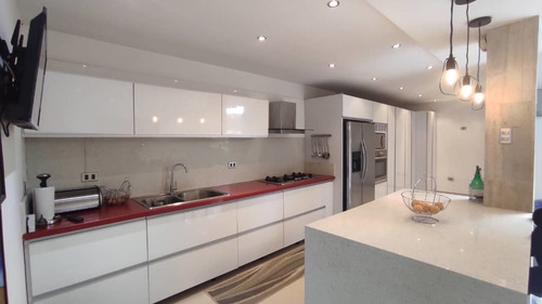 Imagen 2 de 12 de Town House En Mañongo, Res. Buenaventure Home. Cod:rs:232