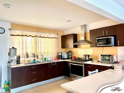 Casa En Venta, Con 4 Recámaras En Xochimilco, San Lorenzo La Cebada
