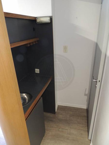 Oficina De Dos Ambientes En Venta En Tribunales (apto Crédito)