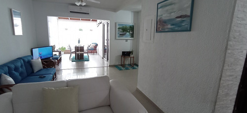 Imagen 4 de 12 de Re/max 2mil Vende Moderno Y Cómodo Townhouse En Urb. Lomas De Margarita - Isla De Margarita