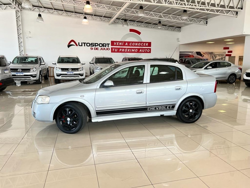 Imagen 1 de 17 de Chevrolet Astra 2.0 Gls