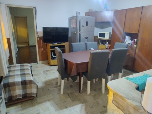 Venta De Casa Con Galpón Y Terreno. Barrio Cura. Rosario
