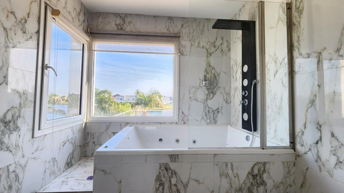 Casa En Venta Y Alquiler En Barrio Los Alisos, Nordelta