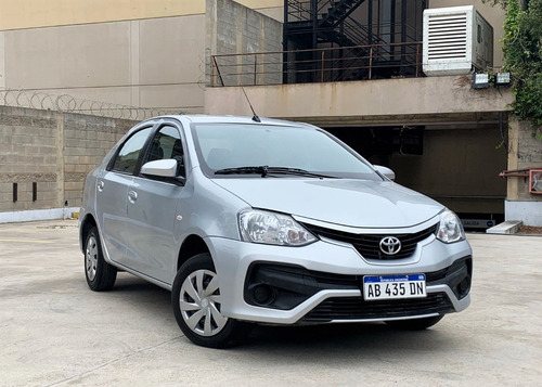 Imagen 3 de 15 de Toyota Etios 1.5 Sedan Xs