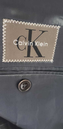 Traje Calvin Klein