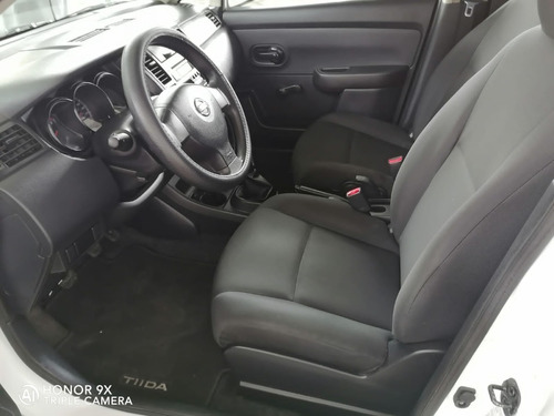 Imagen 2 de 8 de Gf Nissan Tiida Sedan Drive Tm 2017