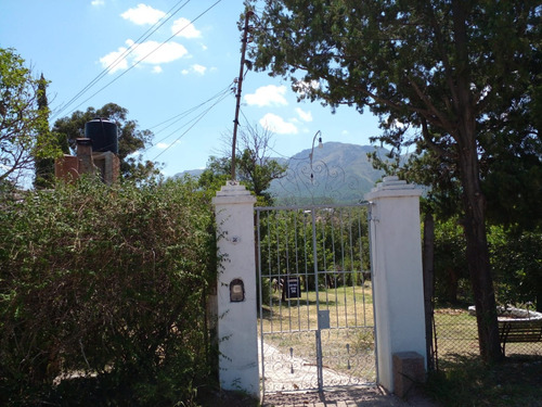 Vendo Casa Quinta Capilla Del Monte A 900mts Del Centro Y 9000m2 De Terreno