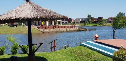 Imagen 14 de 30 de Bajo De Precio! Casa Al Lago En Venta En San Benito - Villa Nueva