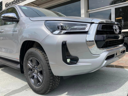 Imagen 11 de 15 de Hilux D/cabina 2.8 Tdi 204cv Automatica Srv 4x2 0km My2023