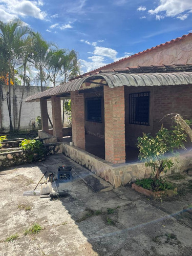 Casa Campestre A Remodelar En Aguirre  Mpo Montalban Edo Carabobo Cr