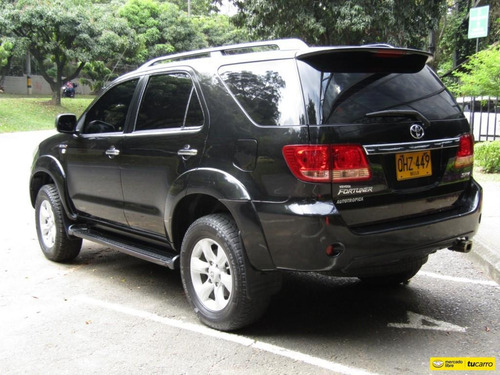 Toyota Fortuner Srv 3000 Cc At 4x4 Td