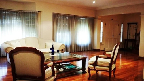 Olivos Golf. Hermoso Chalet 5 Amb. Jardin, Pileta!