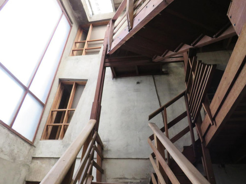 Venta Excelente Casa De 6 Dormitorios Y Dos Edificios Comerciales Centro. Dos Padrones