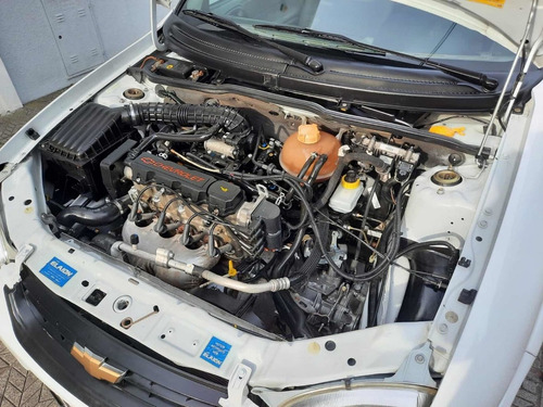 Imagen 10 de 15 de Chevrolet Corsa 2010 1.4 Cargo