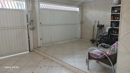 Casa 4 Dormitórios 1 Suíte 2 Banheiro