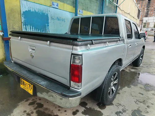 Nissan Frontier 2.4 Std D22 4x2