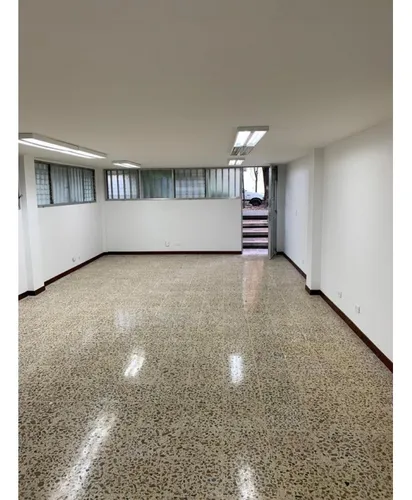 Venta De Local Comercial En Calasanz, Excelente Ubicación.