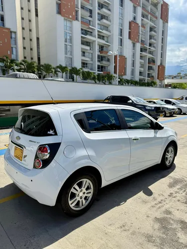 Chevrolet Sonic 1.6 Lt 5 p