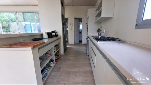Imagen 6 de 20 de Venta Costa Esmeralda - Casa Con Deck De Madera Y Pileta