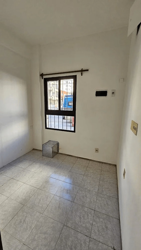 Alquiler Apartamento 2 Dormitorios En Parque Rodo Sin Gastos Comunes Frente A Facultad De Comunicación