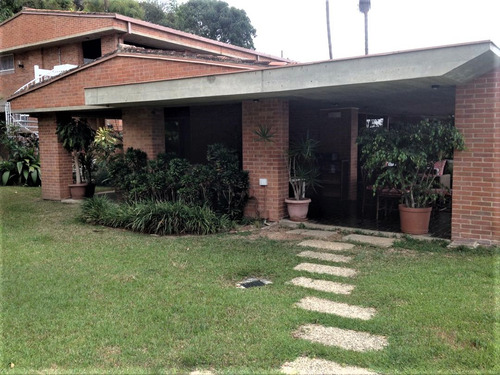 Se Vende Casa T:2.095; C:775m2 7h/6b/10p Alto Hatillo, Calle Cerrada