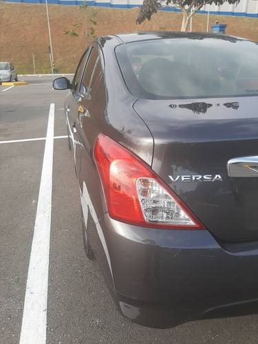Imagem 5 de 10 de Nissan Versa 2018 1.6 16v Sl Aut. 4p