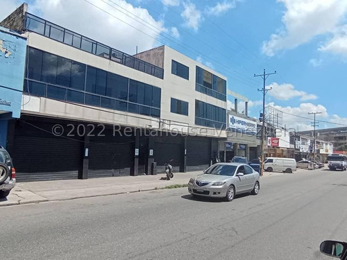 Edificio De Tres Niveles En Venta Con Cuatro Locales Comerciales En Planta Baja Deposito Y Mezzanina