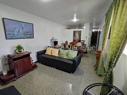 Daniela Linarez Vende Apartamentos De 65m2 En El Oeste De Barquisimeto Cerca De Todo Con Amplios Espacios En Impecables Condiciones Con Seguridad Y Todos Los Servicios Básicos