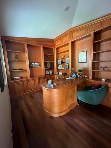 Venta De Casa En Fraccionamiento San Carlos En Metepec