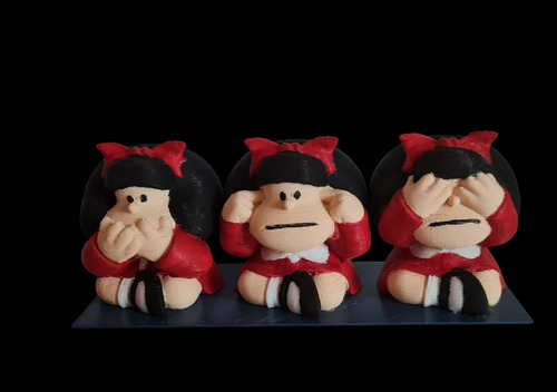 Muñecos De Mafalda En Pose De Tres Monos Sabios