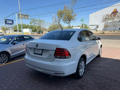 Volkswagen Vento 1.6 Confortline Mt