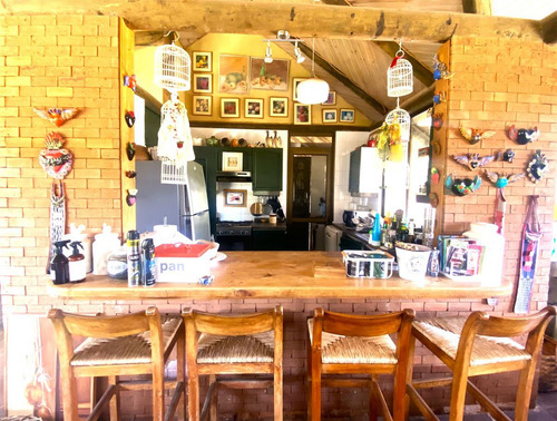 Casa En Venta De 5 Dorm. En Zapallar