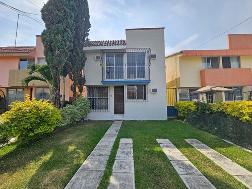 Casa En Fracc. Jardines De La Hacienda, Jiutepec Morelos.