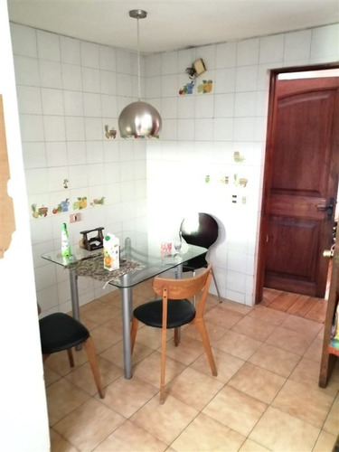 Casa En Venta De 5 Dorm. En Lo Barnechea