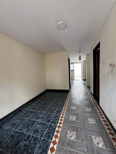 Ms Casa En Alquiler En La Av Rotaria