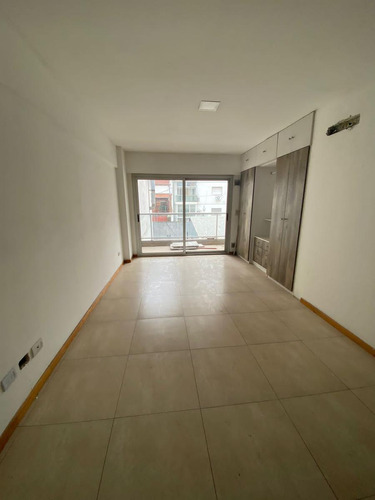 Piaggio 100, Avellaneda ¡departamento Monoambiente A La Venta, Centro De Avellaneda!