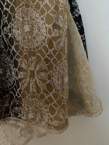 Fina Musculosa Top Estampada Con Encaje Marca Conocida