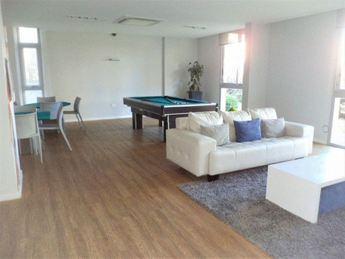 Venta De Apartamento 2 Dormitorios Y Medio En Playa Brava