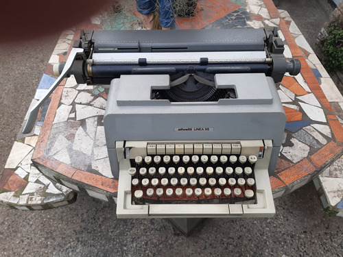 Maquina De Escribir Olivetti Linea 98