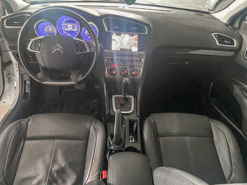 Imagem 8 de 15 de Citroen C4 Lounge Exclusive 1.6 Turbo 2017