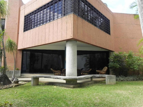 En Venta Hermosa Quinta En El Marqués Norte. Costruccion De Primera!!! Anexo Para Huéspedes. Terraza Con Vista Al Ávila. (alianza)
