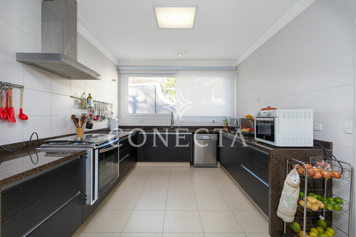 Imagem 13 de 30 de Tamboré 03 | Casa Ampla Com Iluminação Natural | Espaço Verde | Venda - Cnc1054